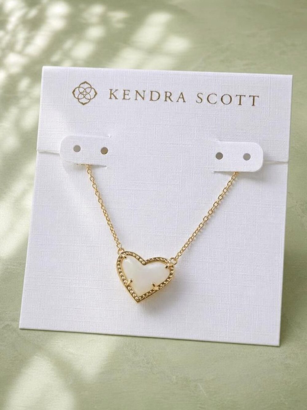 Kendra Scott Ari Heart Necklace - Picture 2 of 2